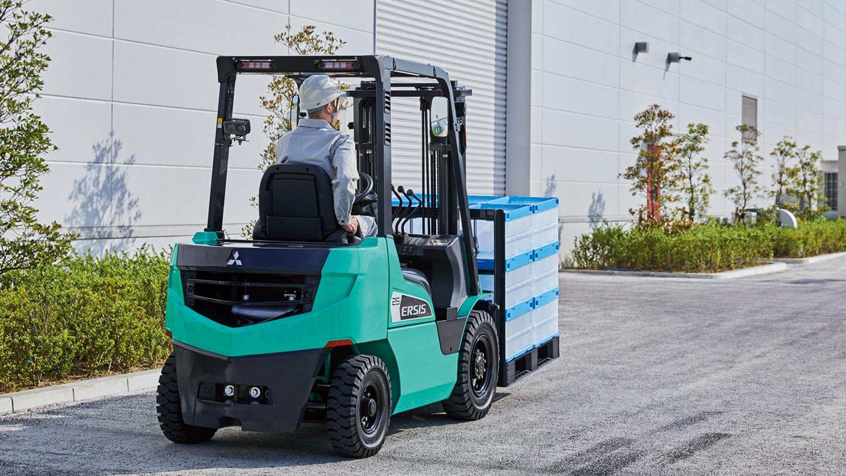 屋外搬送時の作業性向上とオペレータの負荷軽減を両立